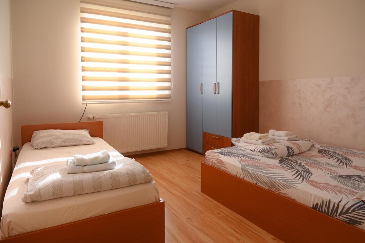 Mb Apartments Jagodina Buitenkant foto