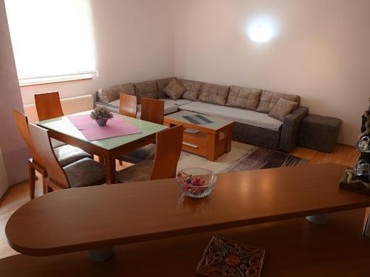 Mb Apartments Jagodina Buitenkant foto