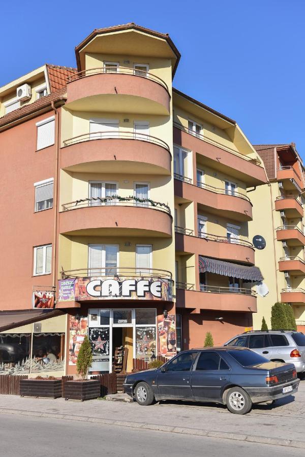Mb Apartments Jagodina Buitenkant foto