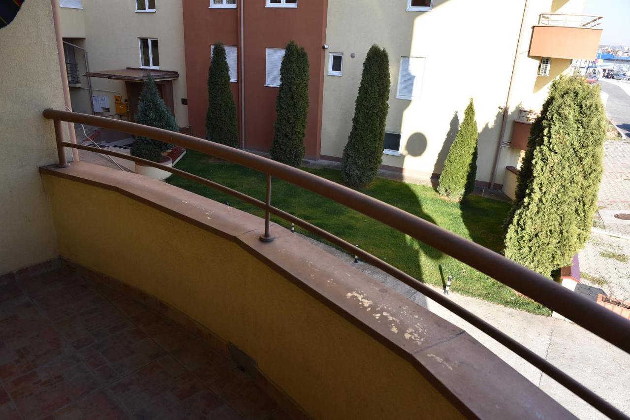 Mb Apartments Jagodina Buitenkant foto